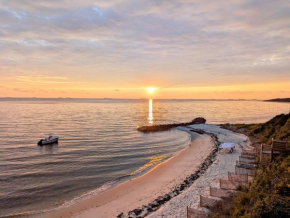 CoronaCove - New luxury retreat with private beach, views and sunsets!